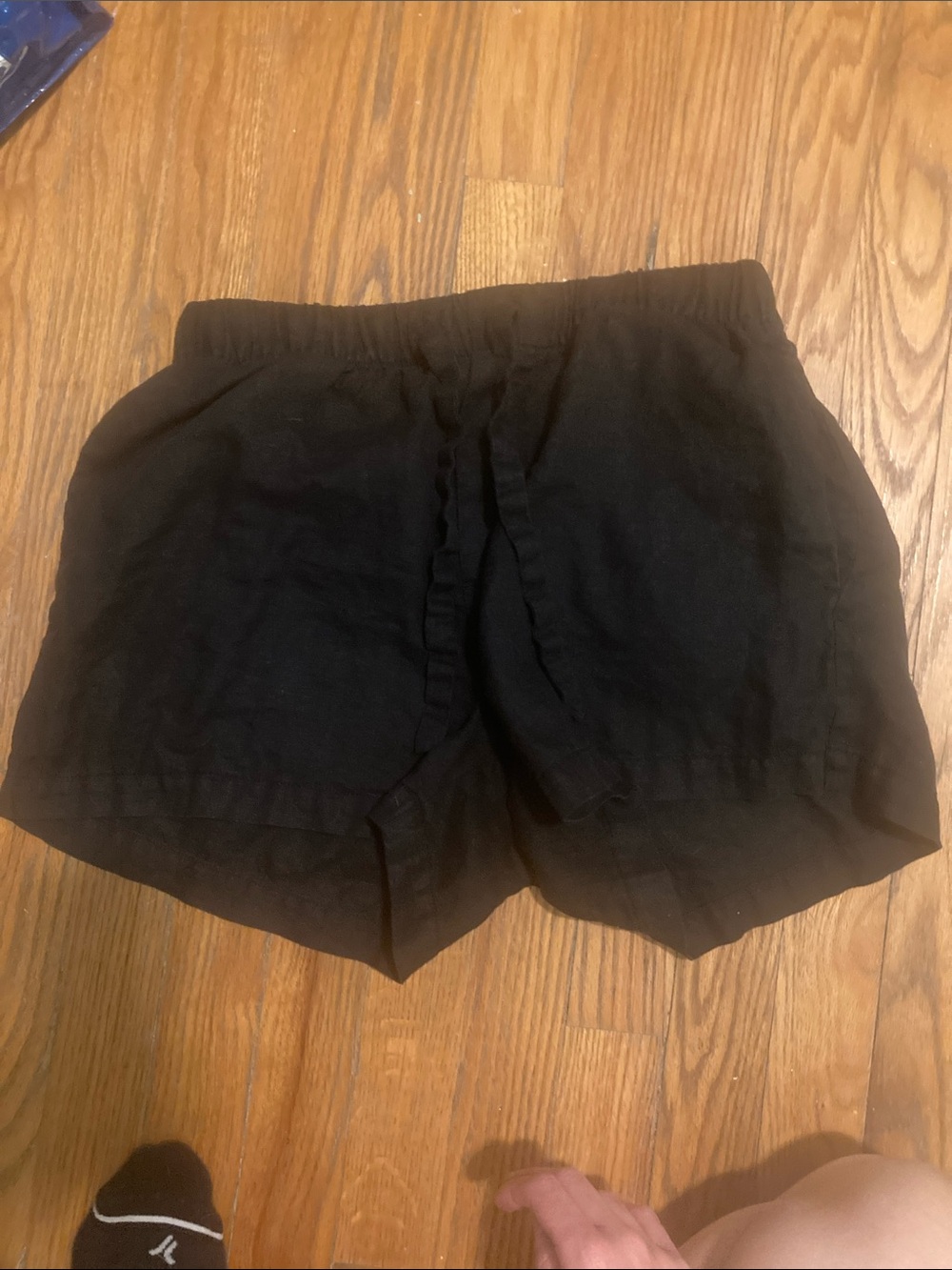 Everlane Black linen shorts